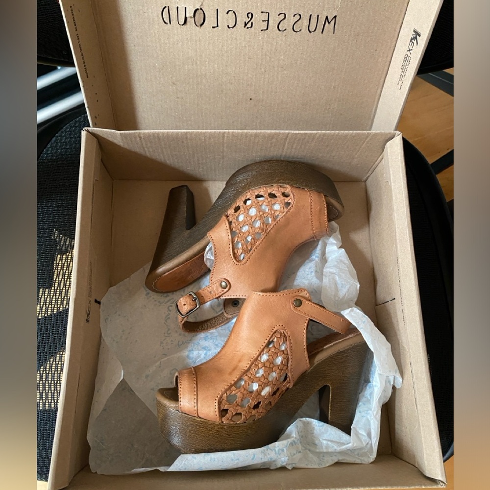 MUSSE & CLOUD Leather Heeled Sandals